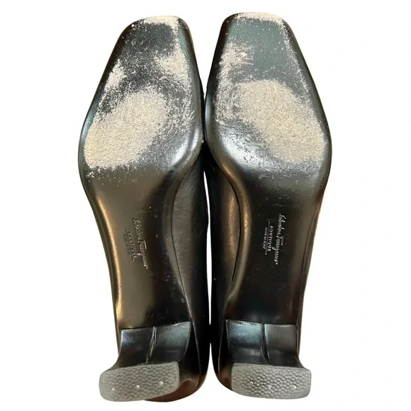 Salvatore Ferragamo Boutique Black Leather Low Heel Pumps 9.5AA - Picture 8 of 8